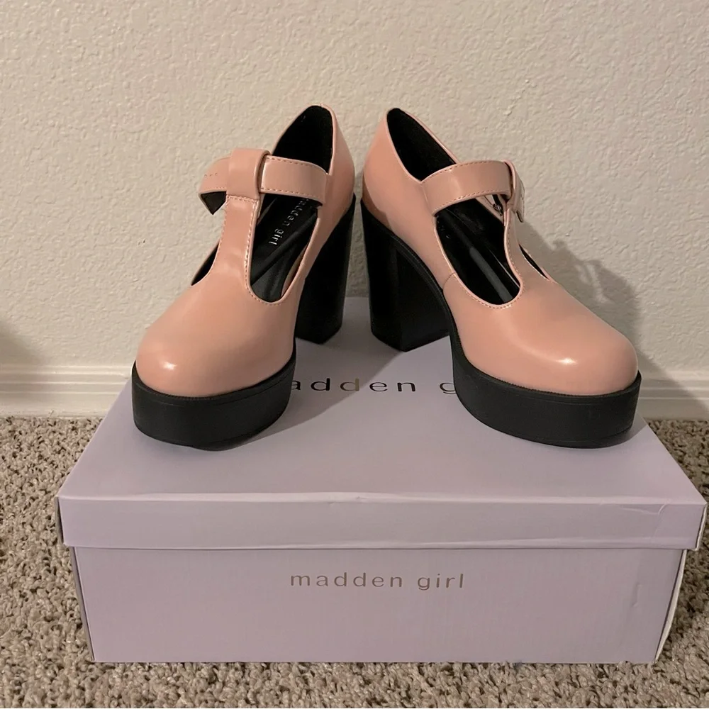 🌻 NEW - Madden Girl Womens Roony Pink Buckle Platform Pumps Mary Janes Size 6.5